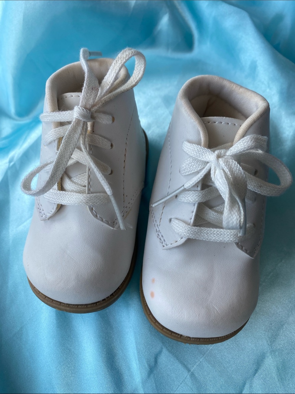 Teeny Toes Classic White Kids Lace-Up Shoes